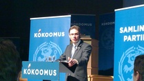 Jyrki Katainen Turussa, Kokoomuksen puheenjohtajapäivät 12.2.2011. Yhdistyksen edustajana tilaisuudessa Teemu Vappula