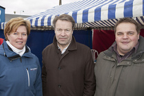 Kyrön Kevätmarkkinat. Kuvaaja: Pertti Kangasniemi
Anne Ketola, Ilkka Kanerva ja Teemu Vappula